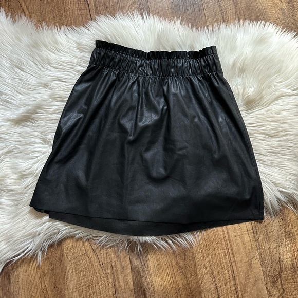 SHOW ME YOUR MUMU Malone Mini Skirt In Black - Picture 5 of 6